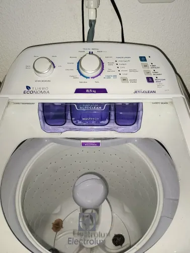 Máquina de lavar roupa Eletrolux semi nova