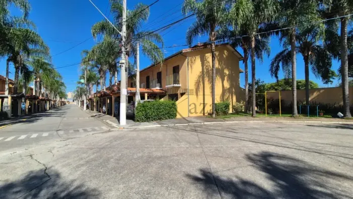 Casa Sobrado Condomínio Flor de Lotus 2 Dormitórios 64m²Jardim Jacinto Jacareí