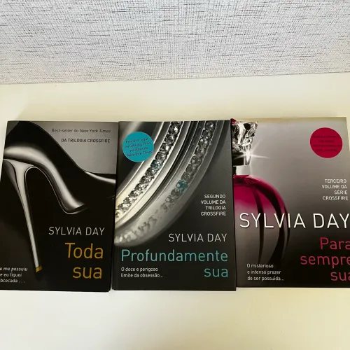 Livros Crossfire + cinquenta tons de cinza e tão mais bonita