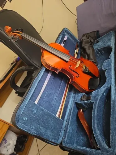 Violino Eagle VE244 4/4 Original - Completo com Estojo, Arco e Espaleira