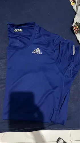 Vende se camisas de marca (Nike e adidas)