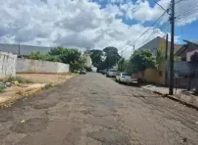 Terreno à venda em Apucarana PR com 3.988m²