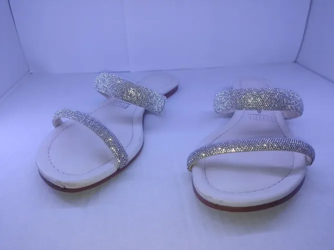 Rasteirinha. Marca Vizzano. Número 36.