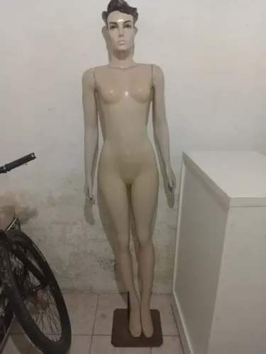 Vendo itens para loja de roupas