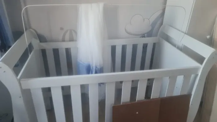 Berço Americano Branco com Colchão BF Baby Plus + Mosquiteiro - Excelente Estado