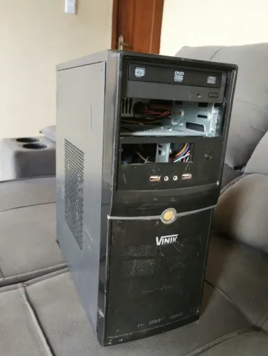 computador lga 1155 i3 3ª geração com 2GB de memoria ram DDR3 não tem hd nem ssd