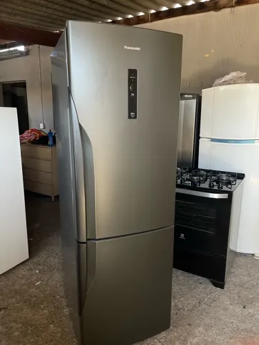 Vendo geladeira semi nova 