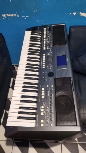 Teclado Yamaha S670