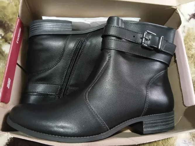 Vendo Botas salto baixo fiorezzi e alto vizzano. Cada uma R$100.00