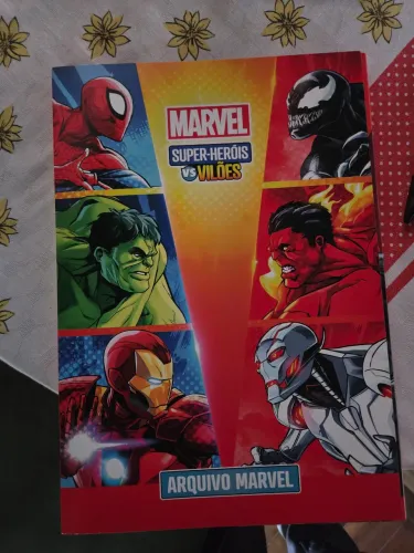 Álbum Marvel Heróis e vilões