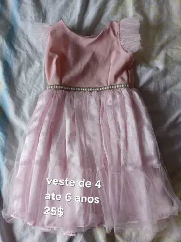 Roupas e sandálias infantil
