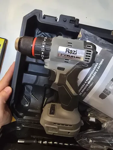 Parafusadeira / Furadeira 21v Brushless