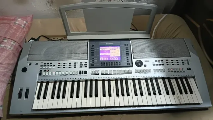 Teclado Yamaha PSR - S700
