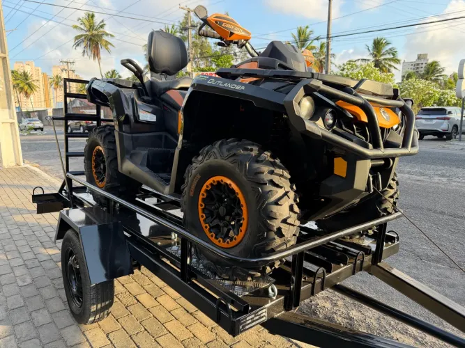 Can-Am Outlander 1000 4X4 Quadriciclo