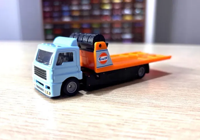 Miniatura Premium Hot Wheels Plataforma Fleet Street Tema Gulf Racing