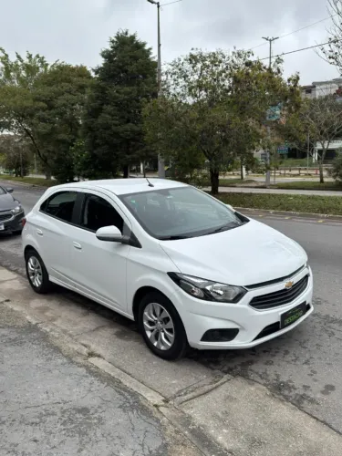 Chevrolet Onix Hatch LT 1.4 8V Flex Mec. 4P 2018