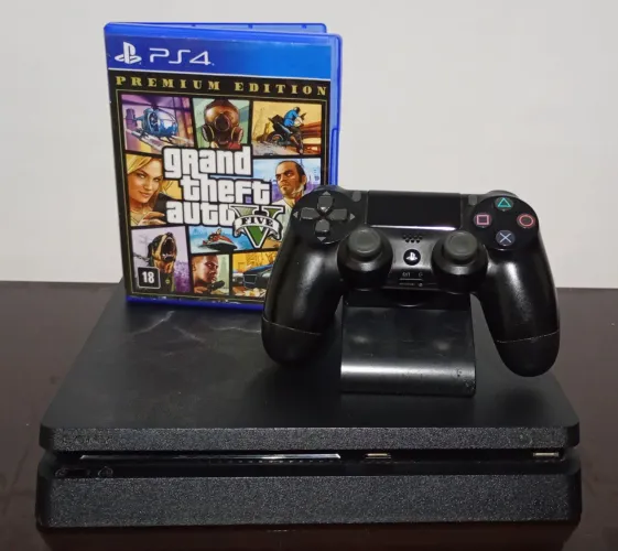 PS4 Play Station 4 com GTA V