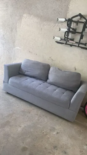 ? Sofá 3 Lugares Cinza - Confortável e Conservado