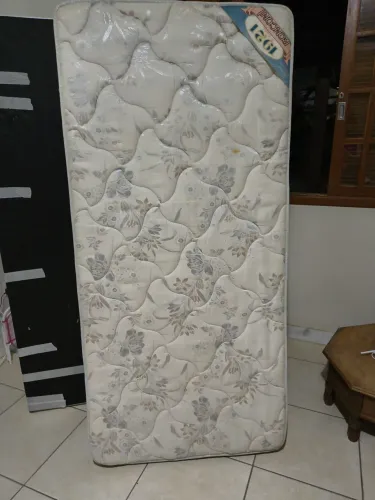 Cama box de molas