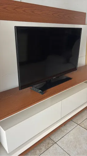 Tv Samsung 40 polegadas não é smart 