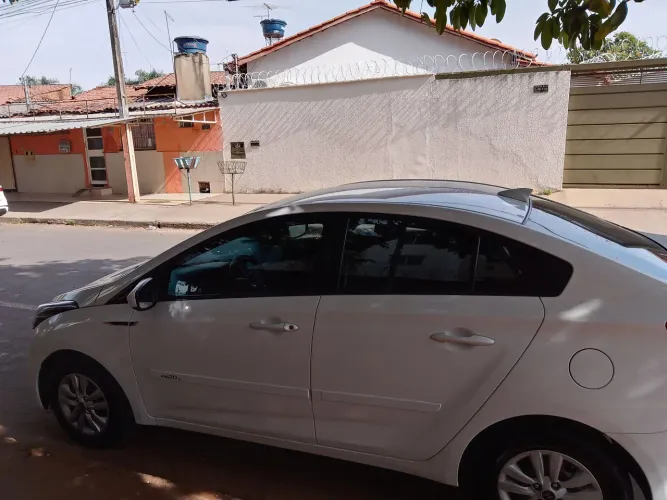 Hyundai HB20S Unique 1.0 Flex 12V Mec. 2019