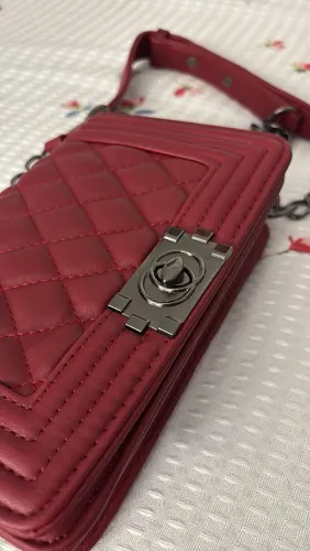 Bolsa matelassê vinho com corrente, nova, nunca usada