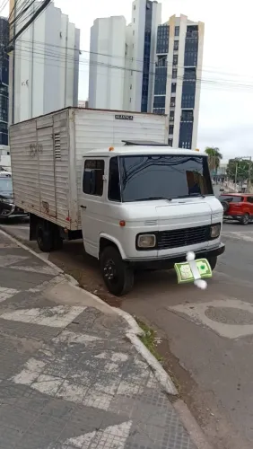 Caminhão baú