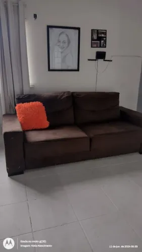 Vende-se um sofá