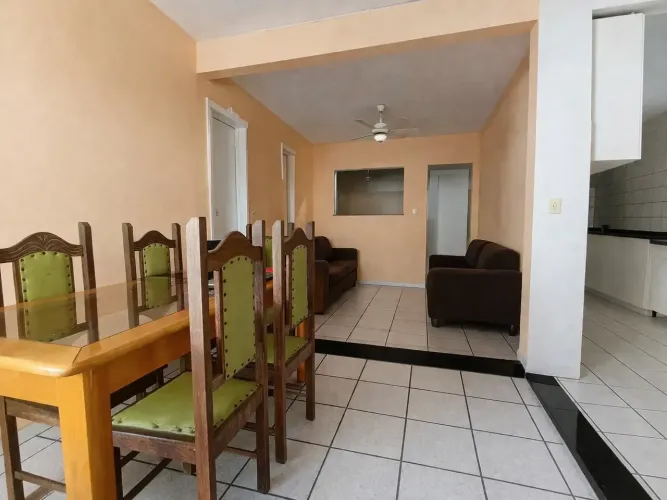Imóvel para venda tem 275 metros quadrados com 5 quartos