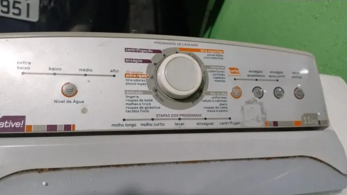 Vendo máquina de lavar roupa em ótimo estado de funcionamento