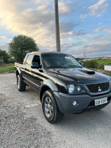 Mitsubishi L200 Outdoor HPE 2.5 4X4 CD T.dies. Mec. 2011