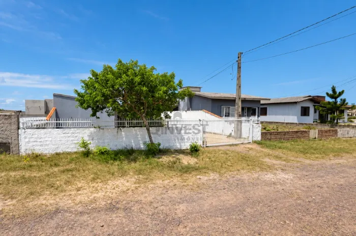 Casa com 2 dormitórios e Edícula à venda no bairro Areias Brancas, em Balneário Arroio do