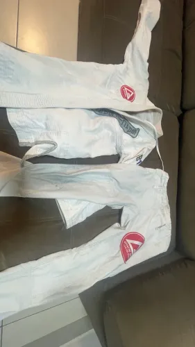 Kimono Gracie Barra Branco A1