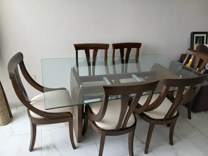 Mesa estilo colonial seis cadeiras