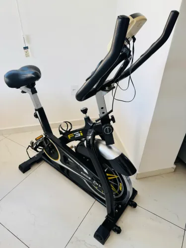 Bicicleta Ergométrica Spinning Kikos F3i - Semi-nova / Excelente Estado