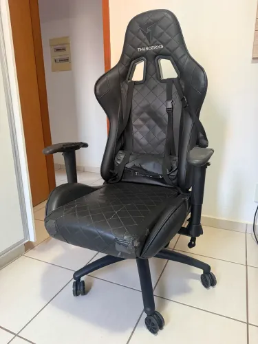 Cadeira Gamer ThunderX3 Giratória