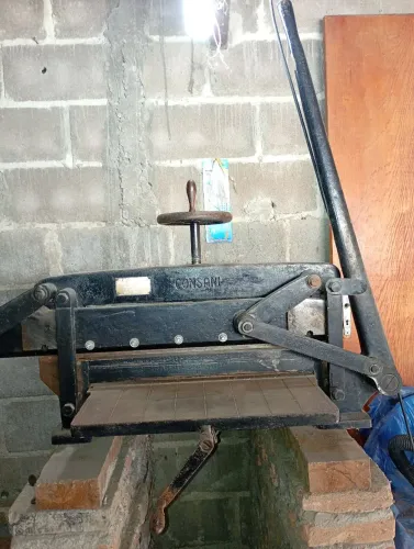 Guilhotina Manual Consani 51cm