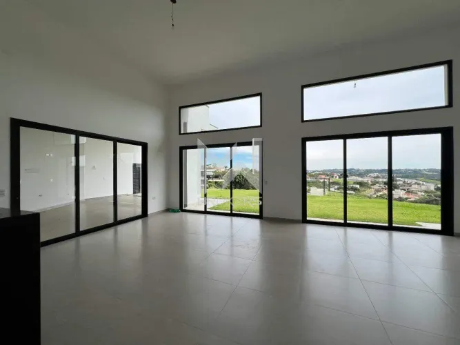Casa térrea à venda no Condomínio Jardim Primavera em Louveira/SP