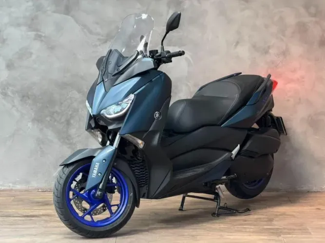 YAMAHA XMAX 250 CONNECTED 2024