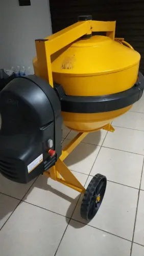 Betoneira Menegotti 400L Nova