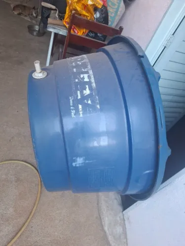 Caixa de água 250 litros