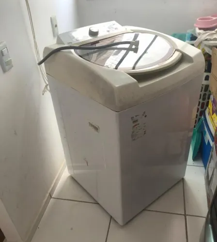 Vendo máquina de lavar roupa com defeito