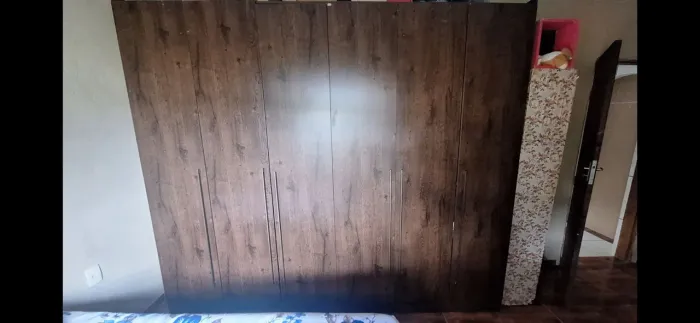 Guarda roupa 6 portas