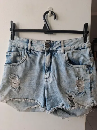 Mini shorts jeans claro número 34