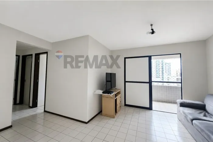 Apartamento 94m², 3 quartos, sendo 1 suíte, varanda nascente, 2 vagas em Boa Viagem
