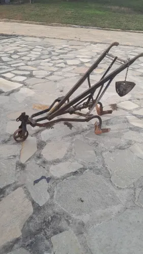 VENDO CARPIDEIRA 
