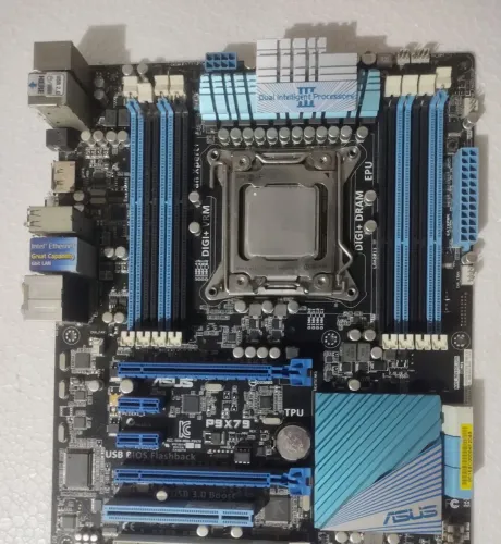 Placa mãe Asus P9X79 mais processador i7-3930k