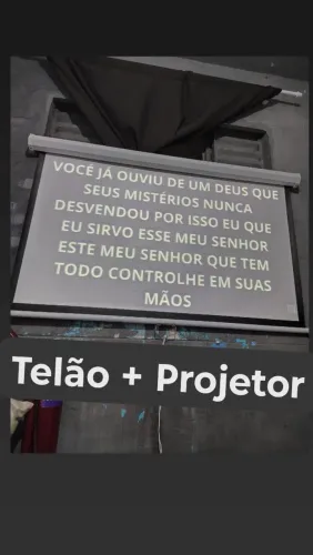 Telão e Projetor