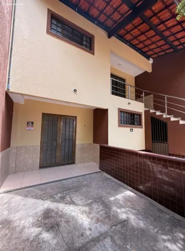 Casa para Locação em Fortaleza / CE no bairro Henrique Jorge
