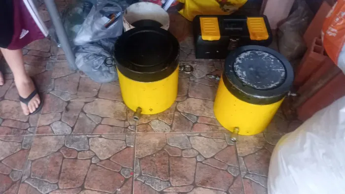 Cilindros hidráulicos simples ação com porca trava